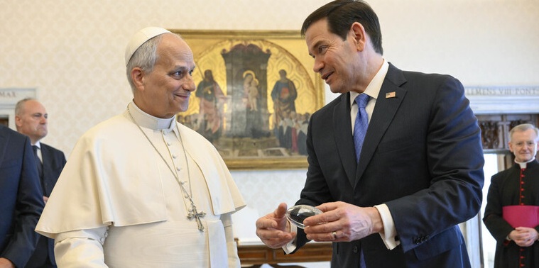 Papa recebe Marco Rubio após ataques de Trump ao Vaticano e tensão entre Casa Branca e Igreja Católica