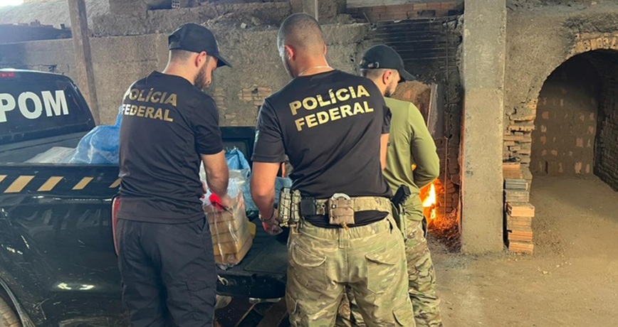 Polícia Federal incinera quase 900 quilos de drogas apreendidas na fronteira de Rondônia