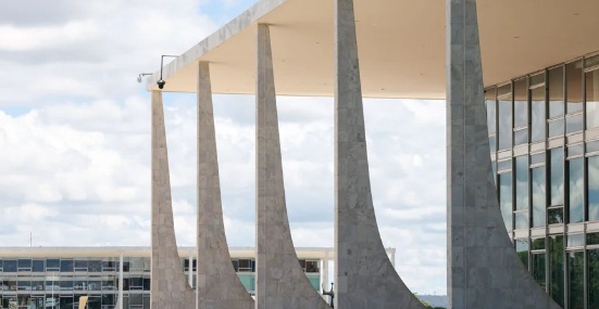 Magistrados reagem a corte de penduricalhos e expõem pagamentos de ministros