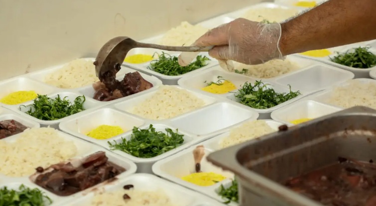 Prato Fácil completa 5 anos servindo alimentação à população em Rondônia