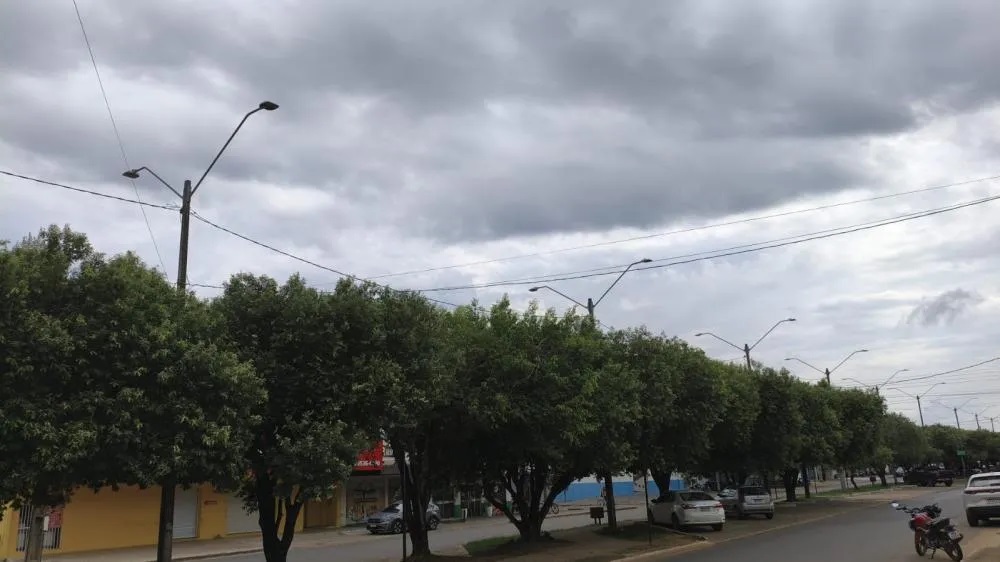 Frente fria muda o tempo em Rondônia e pode provocar chuva forte em Porto Velho