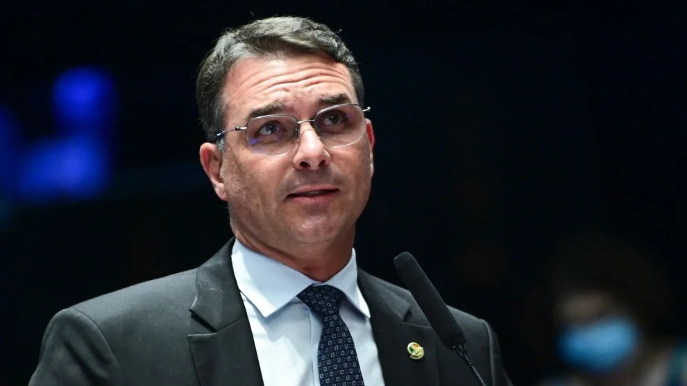 PL reage no TSE e acusa pesquisa de induzir eleitorado contra Flávio Bolsonaro e esconder crimes da Oposição