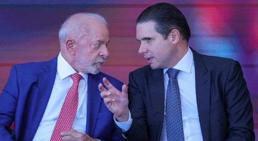Lula e Motta acertam transição na PEC da 6x1 para redução de 2h de jornada neste ano e 2h em 2027