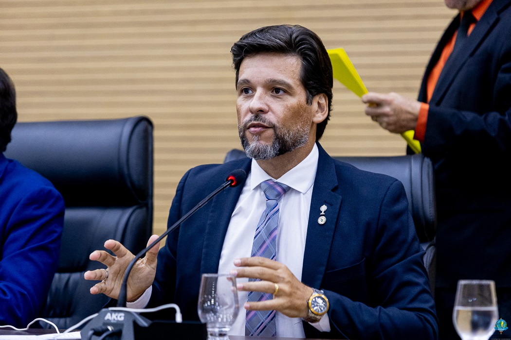 ÁGUA DOCE OU VENENO? - Delegado Camargo cobra explicações sobre qualidade da água em Porto Velho e Parecis
