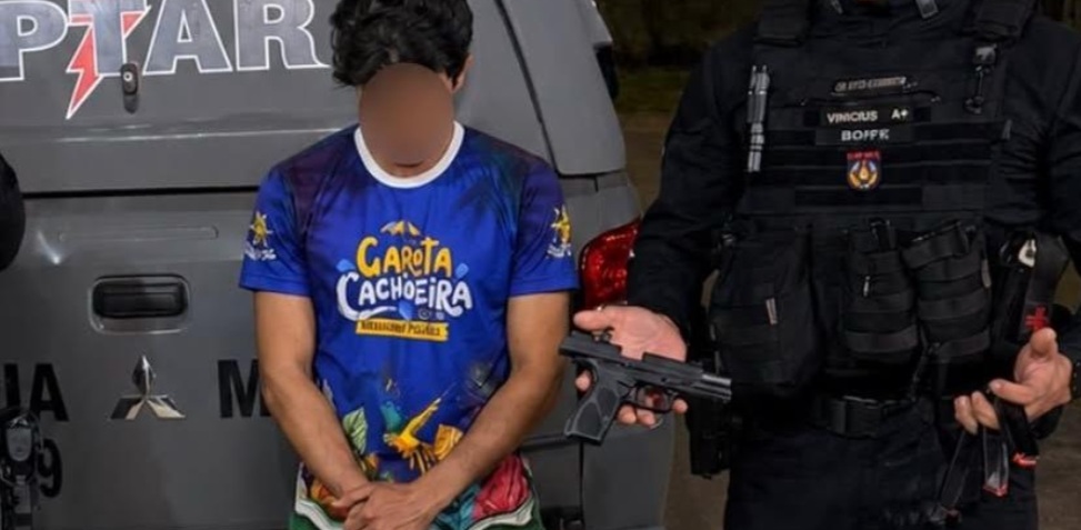 Homem é preso com arma do pai falecido e acaba detido