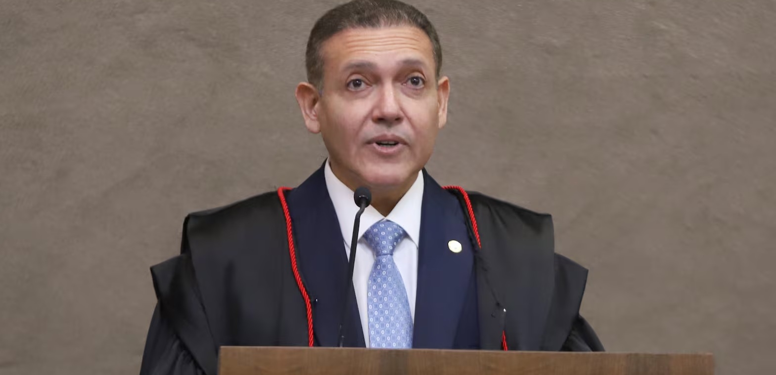 SE TIVER PEITO, LIBERTA - Nunes Marques dobra o prazo para a PGR avaliar a revisão da pena de Bolsonaro

