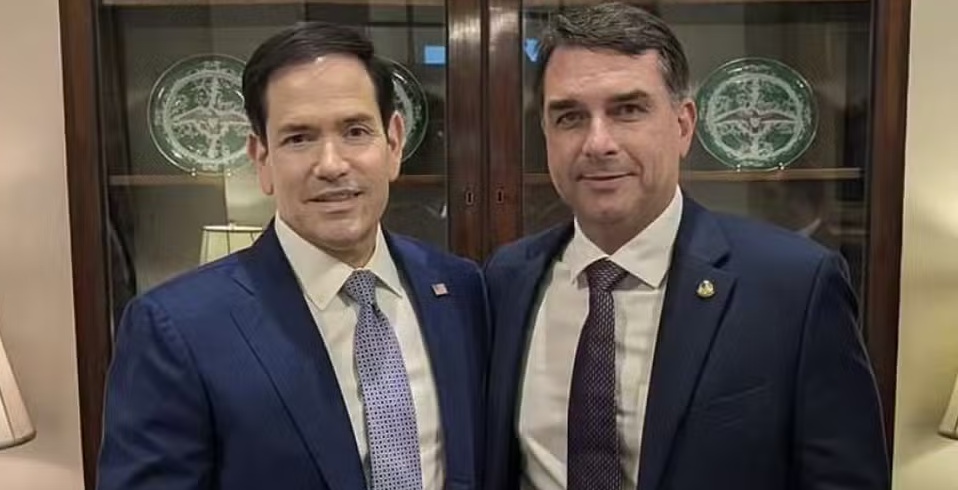 Flávio se encontra com vice de Trump e secretário de Estado dos EUA