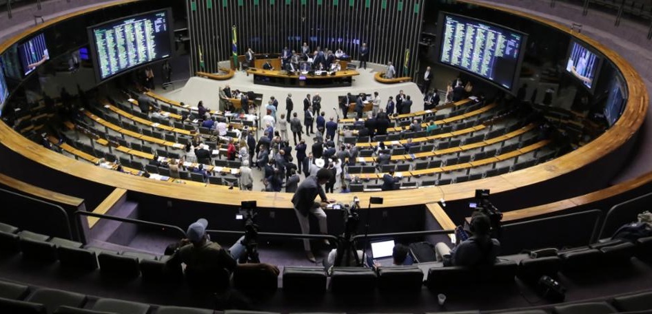 Câmara aprova PEC que amplia imunidade tributária de igrejas