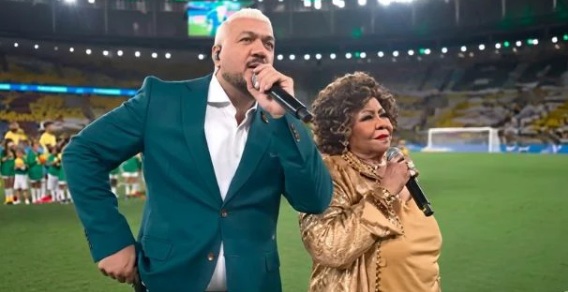 Alcione cita falha técnica após erro no Hino Nacional com Belo
