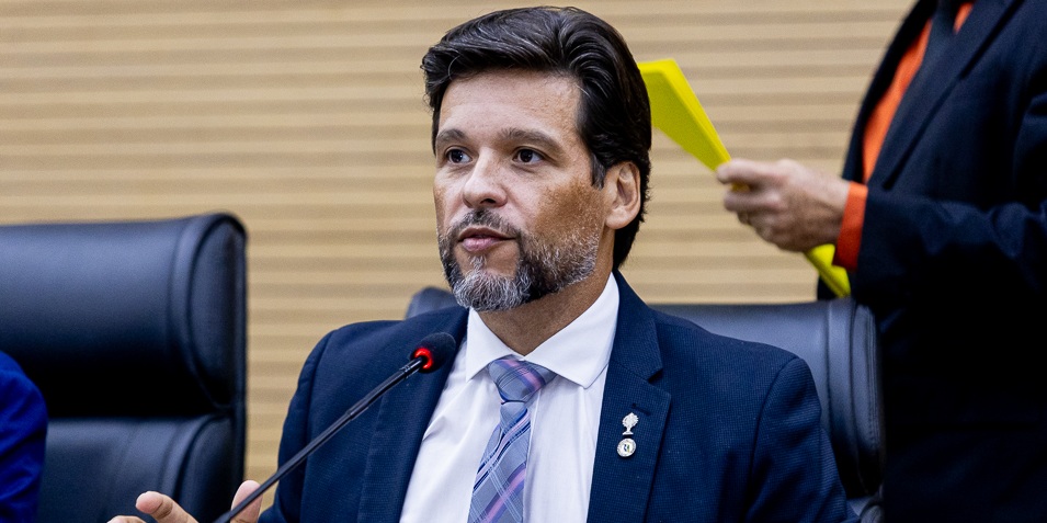Delegado Camargo cobra transparência em fila de exames e diagnóstico, e aponta déficit de servidores na Sesau
