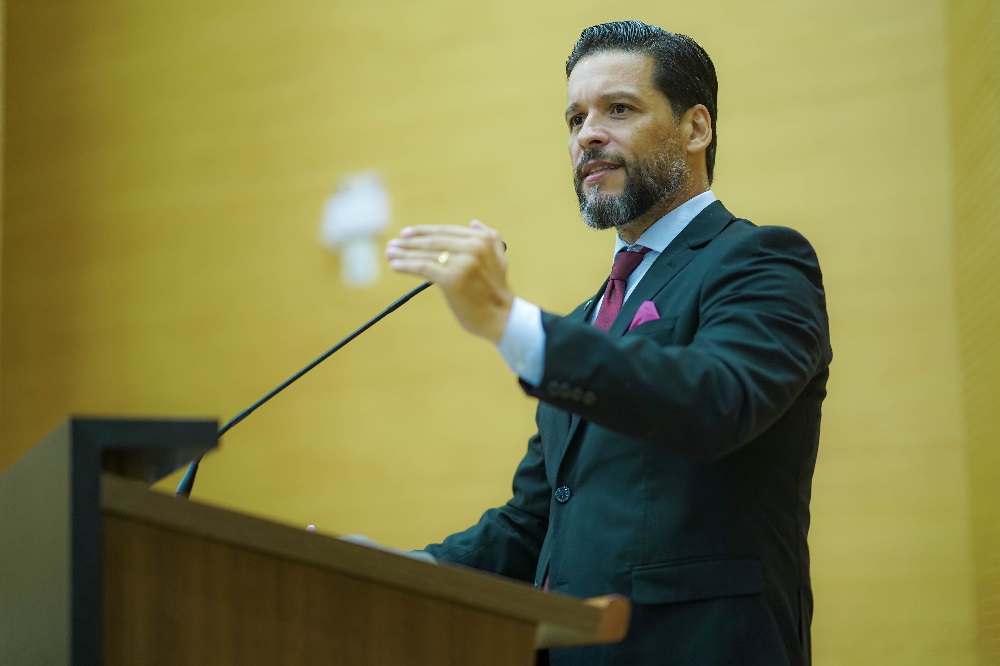 Delegado Camargo intensifica defesa de projetos sociais e anistia a policiais penais em Rondônia