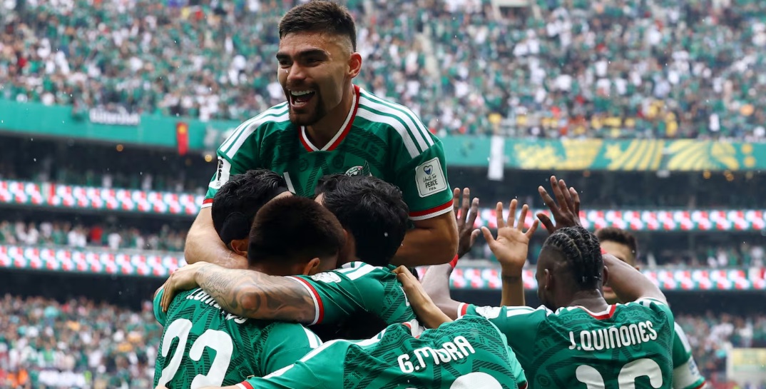 Em jogo de três expulsões, México bate a África do Sul na abertura da Copa do Mundo