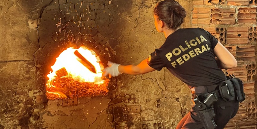 FORTUNA VIRA CINZA - Polícia Federal incinera quase uma tonelada de drogas e reforça ofensiva contra o crime organizado em Rondônia
