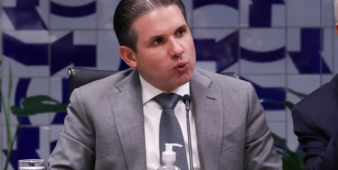 ATO CONTRA A NAÇÃO - Motta convoca reunião de líderes para votar PL do fim da escala 6x1


