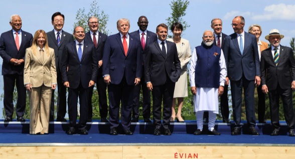 'FLOPOU' A VIAGEM DO LADRÃO - Trump e Lula não interagem durante “foto de família” do G7
