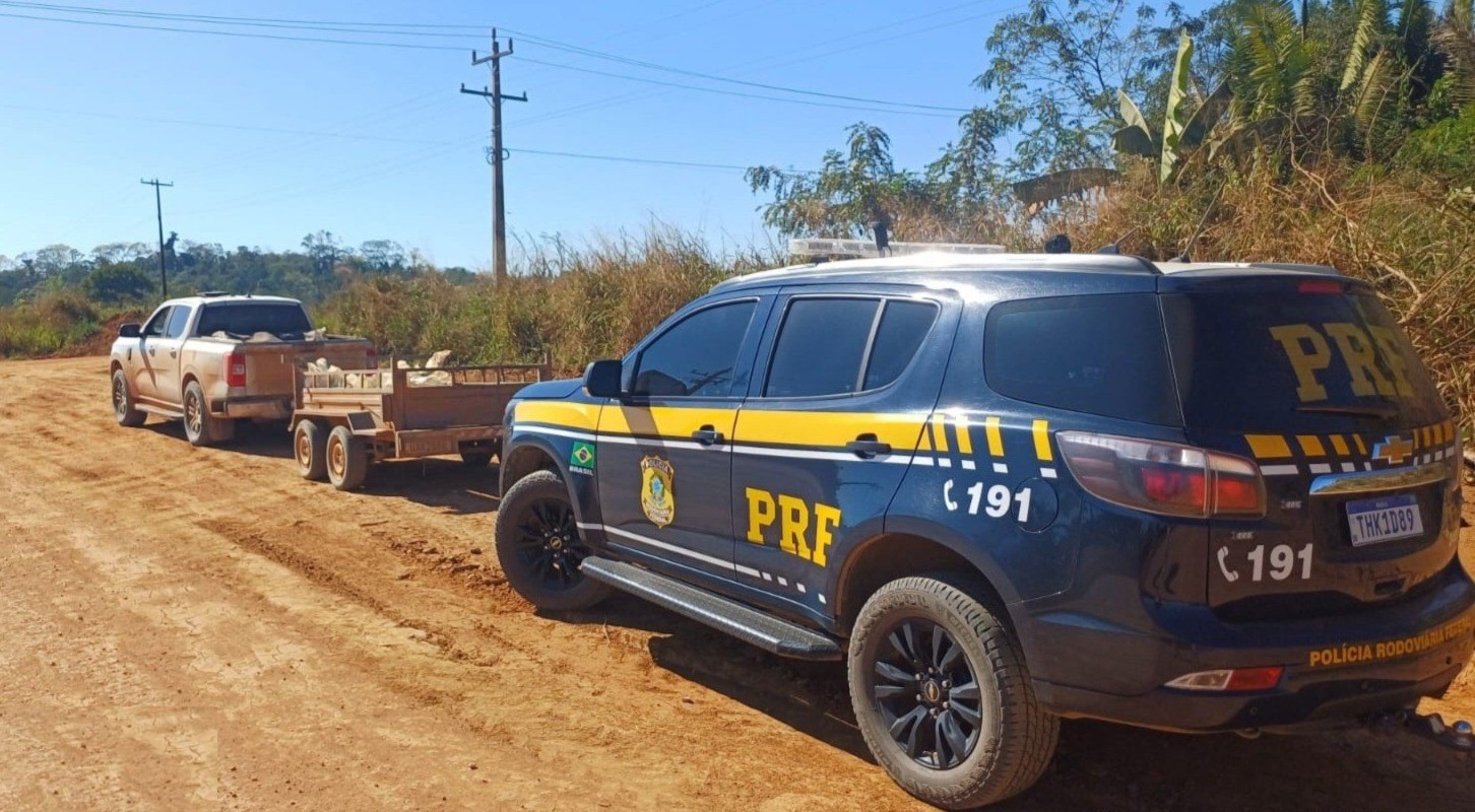 COMBATE AO CRIME AMBIENTAL - PRF apreende quase 2,5 toneladas de cassiterita transportadas ilegalmente em Ariquemes

