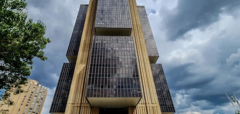 JURO DE AGIOTA GANANCIOSO - Mesmo com corte, Brasil tem o maior juro real do planeta

