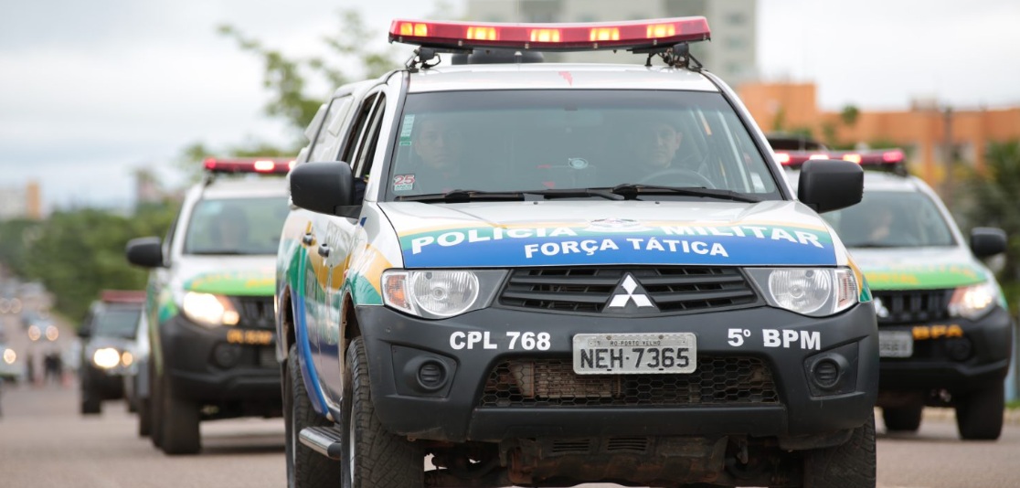 FACÇÃO HUMILHA CORONEL - Bandidos invadem a casa do oficial militar, fazem limpa, aterrorizam e agridem a família, em Porto Velho
