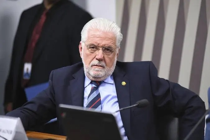GOVERNO CLEPTOCRÁTICO -  PF mira Jaques Wagner, aliado histórico e Líder de Lula no Senado, e abala núcleo político do governo; dinheiro e jatinho