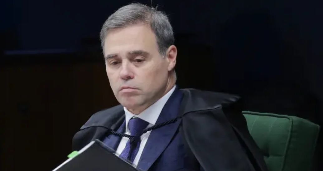 AUGUSTO NUNES - O triunfo da altivez

