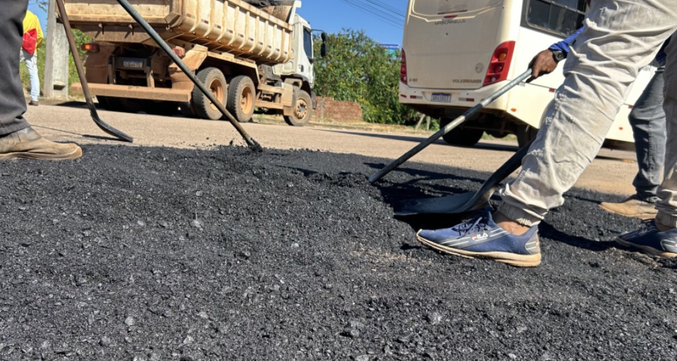 INFRAESTRUTURA - Operação tapa buraco mobiliza dez equipes simultaneamente em um único dia de trabalho