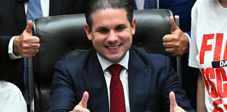 QUADRILHA BRASIL - Cunhada de Motta fez empréstimo de R$ 22 milhões de Vorcaro dando empresa de R$ 100 mil como garantia

 