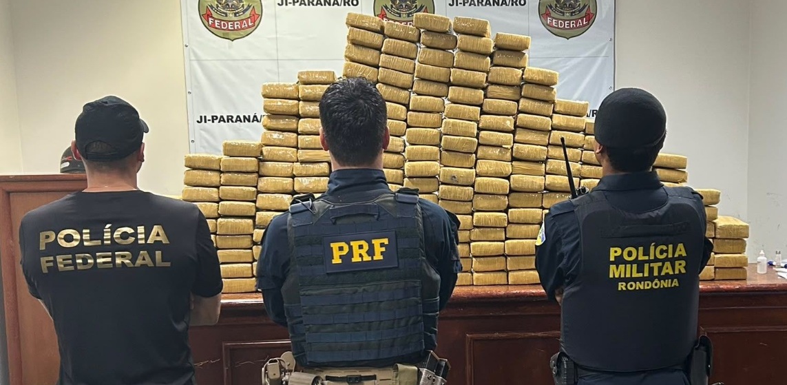 APREENSÃO DE DROGAS - Ação conjunta entre PRF em Rondônia e PMRO resulta na apreensão de mais de 200 kg de drogas em São Miguel do Guaporé