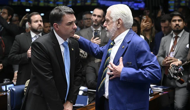 TE ACUSO DO QUE FAÇO - PT perde discurso que tentava associar caso Master à oposição após denúncias contra Jaques Wagner

