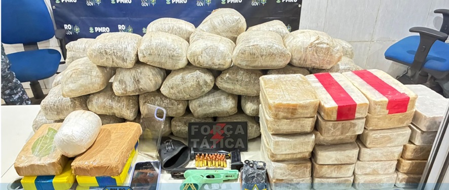 Na guerra contra as facções a PM apreende armas, drogas, e munições em Itapuã do Oeste