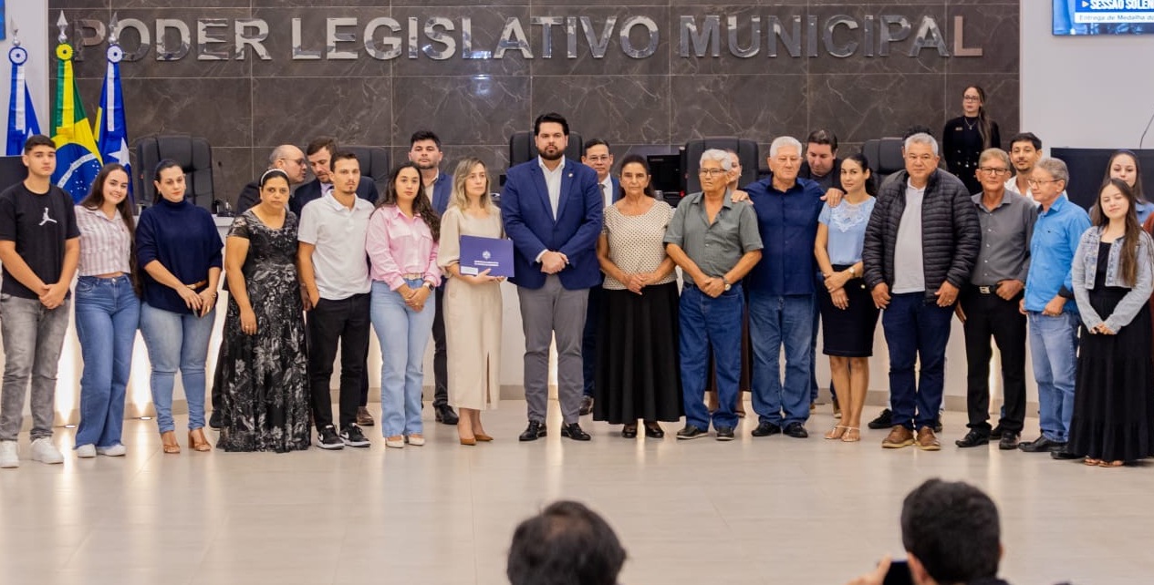 HOMENAGEM PÓSTUMA - Assembleia realiza sessão solene itinerante em Vilhena

