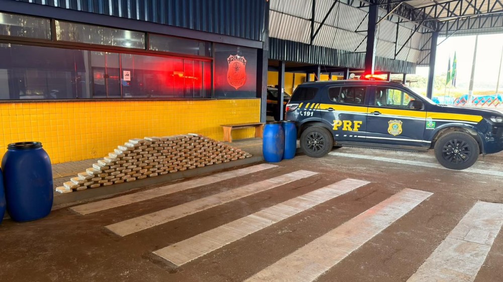 ROTA DA DROGA - PRF apreende mais de 180 quilos de skunk escondidos em tonéis na BR-364 em Vilhena
