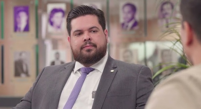 Condenado na Justiça por corrupção, líder governista segue com mandato e influência política na ALE-RO