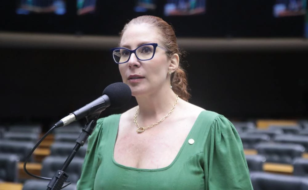 MP da Itália pede que extradição de Carla Zambelli seja negada