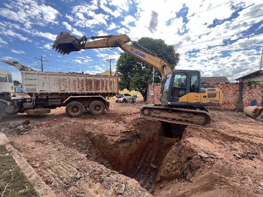 Prefeitura amplia sistema de drenagem na Rua Bandeirantes para reduzir alagamentos e erosão