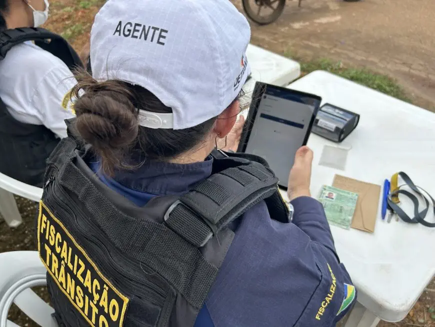 Acidente entre carro e motocicleta deixa sargento da PM em estado grave em Porto Velho
