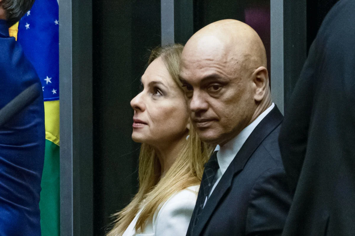 CASAL BONNIE E CLYDE - Master consultou escritório da família Moraes sobre operação com fundos de previdência
