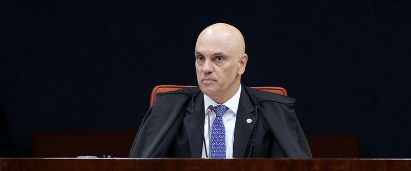 RÉU PRESIDE O SUPREMO - Alexandre de Moraes assume a presidência do STF até fim do mês

