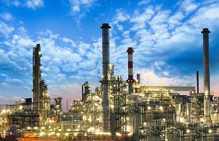 Entre Ideologia e Estagnação: Parque Industrial Brasileiro Sobrevive Sem Projeto de Estado