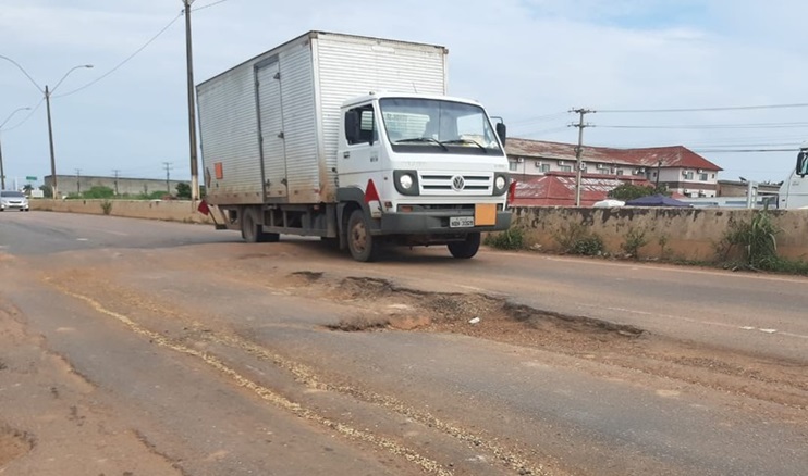 RODOVIA DE ALTO RISCO - Justiça condena DNIT a indenizar vítima de acidente causado por buracos na BR-364 em Rondônia

