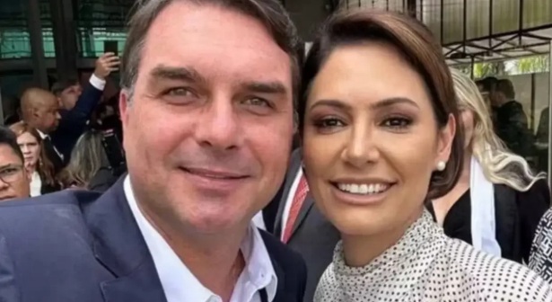 HOMEM DE CORAGEM - Michelle faz as pazes com Flávio Bolsonaro: "Vamos reunir um exército". Veja vídeo


