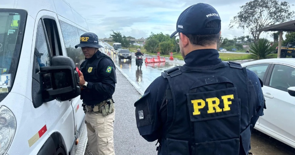 ERCO A FORAGIDOS - PRF captura quatro procurados pela Justiça durante fiscalizações em rodovias de Rondônia

