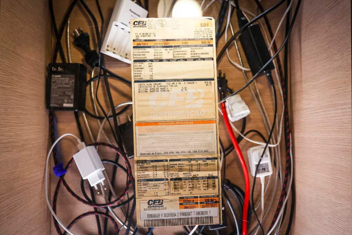 NINGUÉM AGUENTA MAIS - Contas de luz e saúde são apontados como os vilões da alta do custo de vida 
