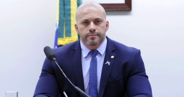 CAÇADOR DE RECOMPENSA DO LULA - Moraes manda Daniel Silveira explicar vídeo com Portinho

