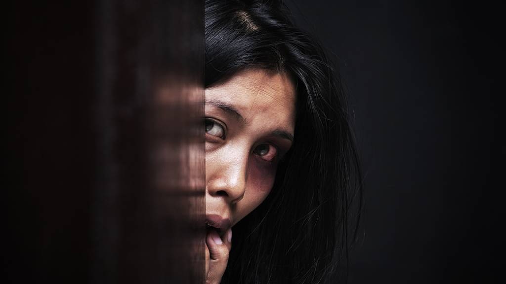 Agressão a mulher após fumar droga na frente das crianças em Vilhena expõe falta de proteção às vítimas