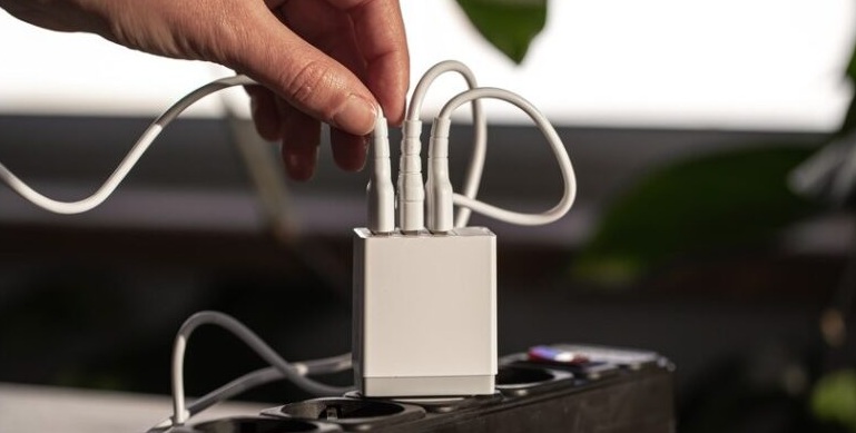 CHOQUES ELÉTRICOS - Especialista orienta como prevenir acidentes e agir em situações de emergência

