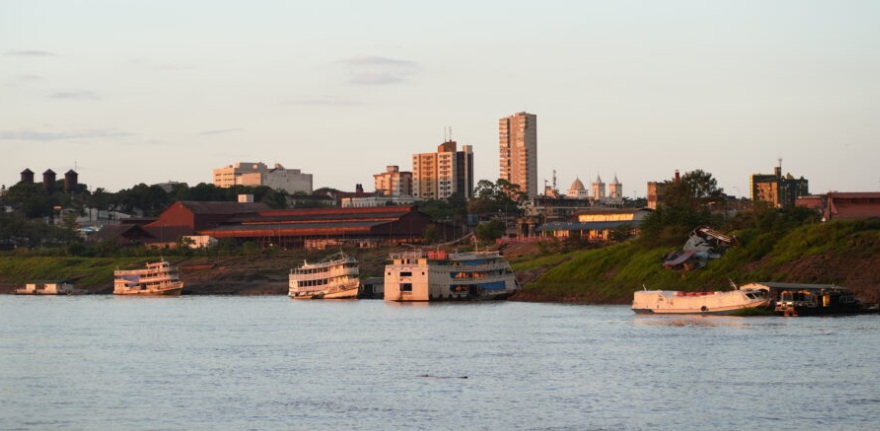 PASSEIO DE BARCO - Roteiro fortalece a história e encanta turista com por do sol sobre o RIo Madeira
