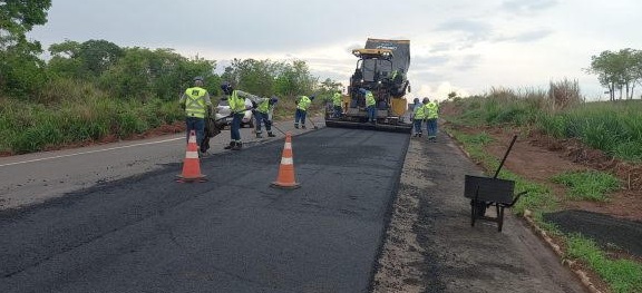 PISTA RESISTENTE A CARGAS PESADAS - ​Nova 364 avança com obras de recuperação da BR-364​

