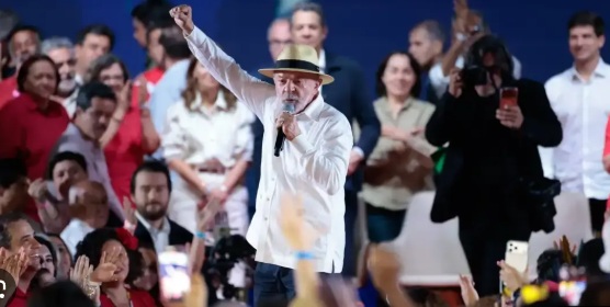 QUADRILHA BRASIL EM AÇÃO - Patrimônio de esquerdistas subiu até 870% nos últimos anos; veja

