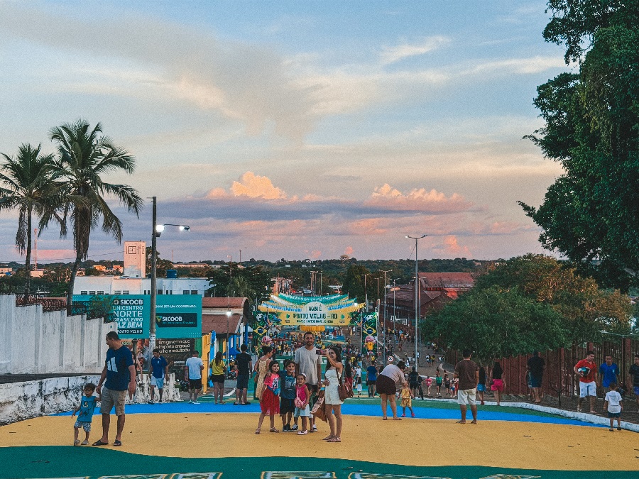 HOMENAGEM - Dia dos Pais volta no tempo com brincadeiras antigas, carros clássicos e muita nostalgia neste domingo (09)