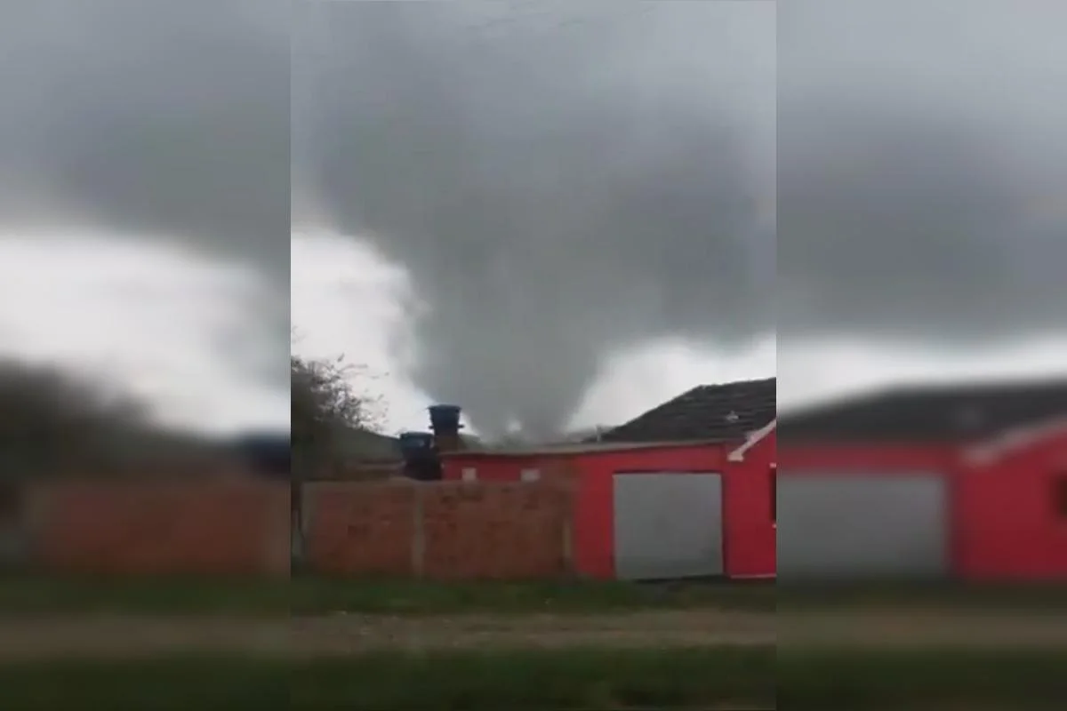 CICLONE-BOMBA - Ventos de 132 km/hora varreram cidades e causaram destruição e mortes no Rio Grande do Sul
